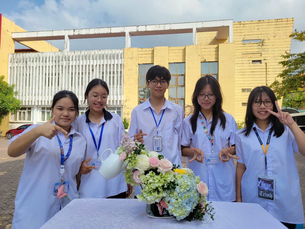 Trường THPT Chuyên Nguyễn Tất Thành sôi nổi ngoại khóa chào mừng Ngày Phụ nữ Việt Nam 20/10 4 566320873 1324552946134036 5030104432446731875 n