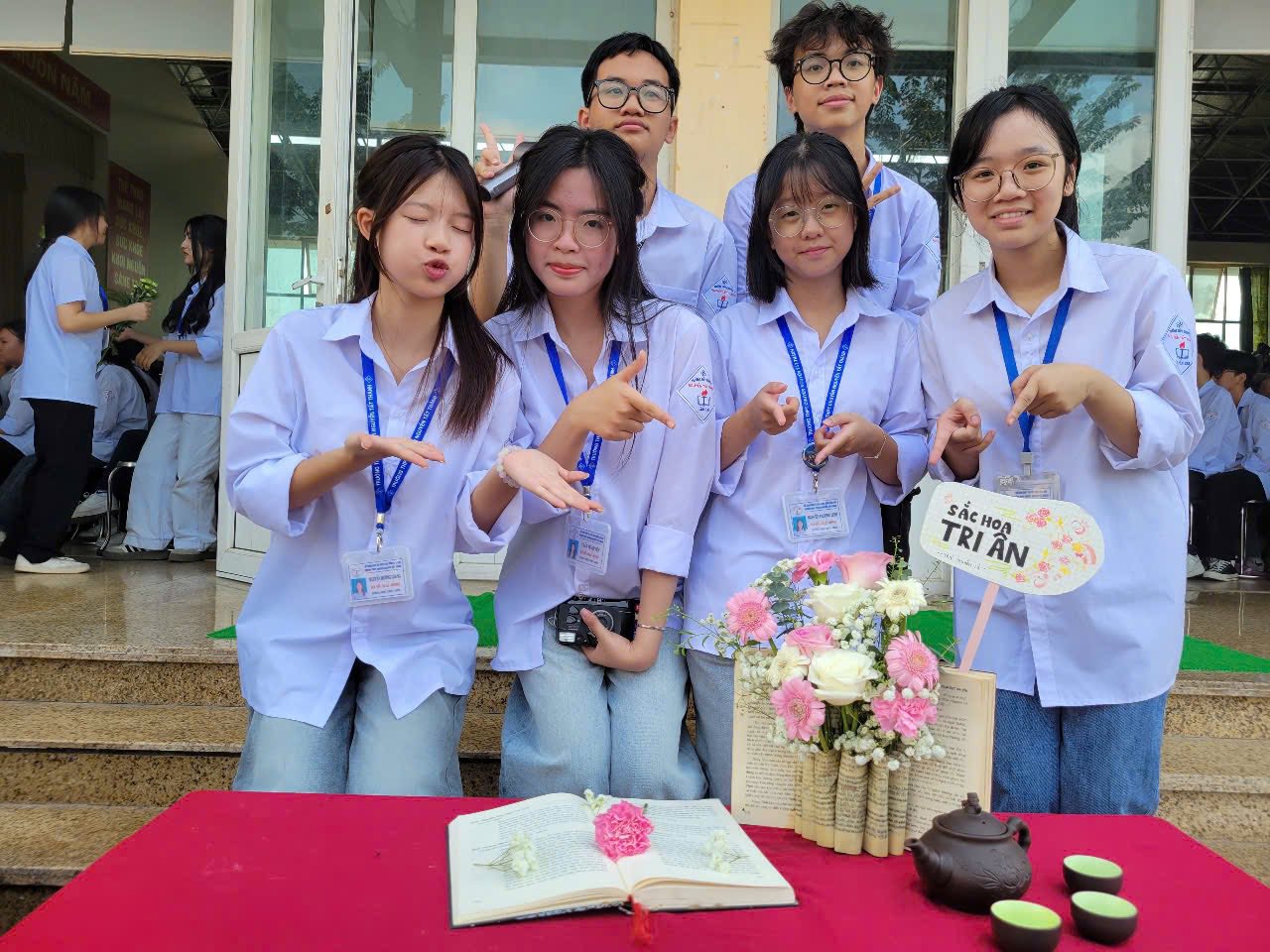 Trường THPT Chuyên Nguyễn Tất Thành sôi nổi ngoại khóa chào mừng Ngày Phụ nữ Việt Nam 20/10 3 568462315 1324551406134190 2186000764797650151 n