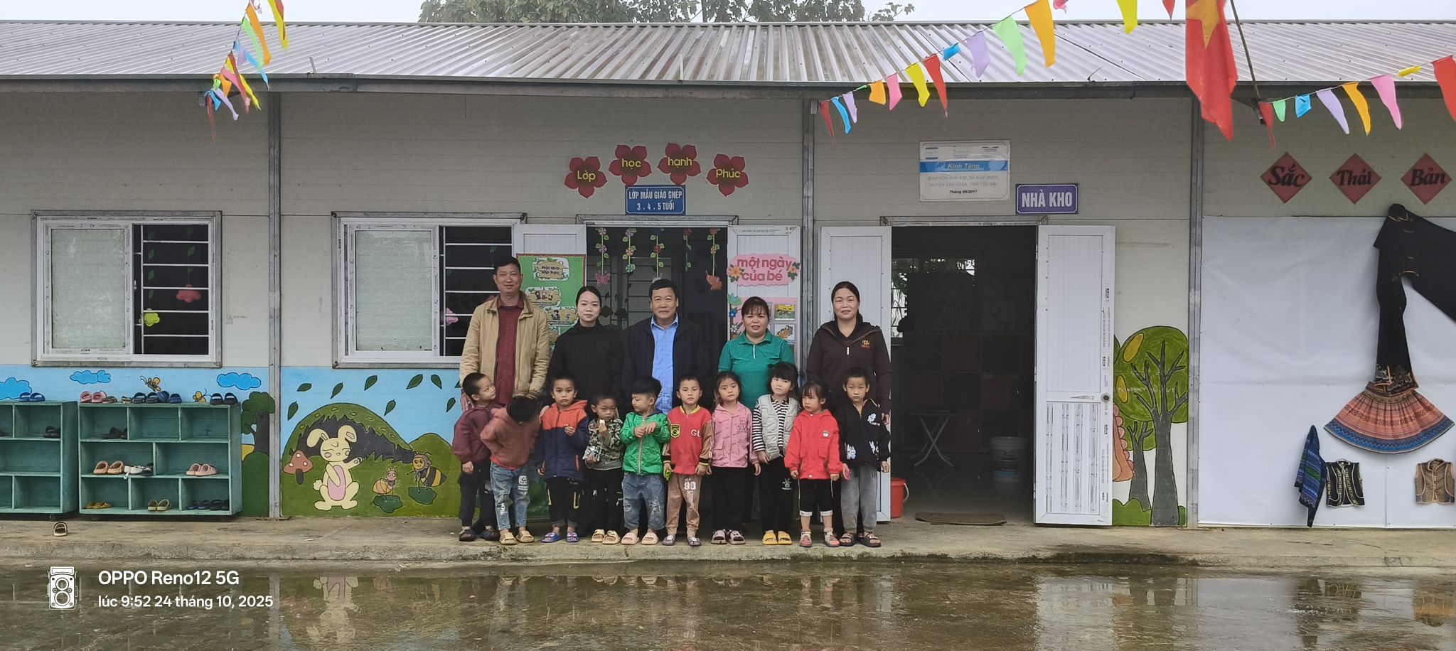 Sơn Lương kiểm tra, khắc phục sau bão số 10: Chung tay vì an toàn học đường và đời sống người dân 1 568722563 1337558331494636 7328927018630294646 n
