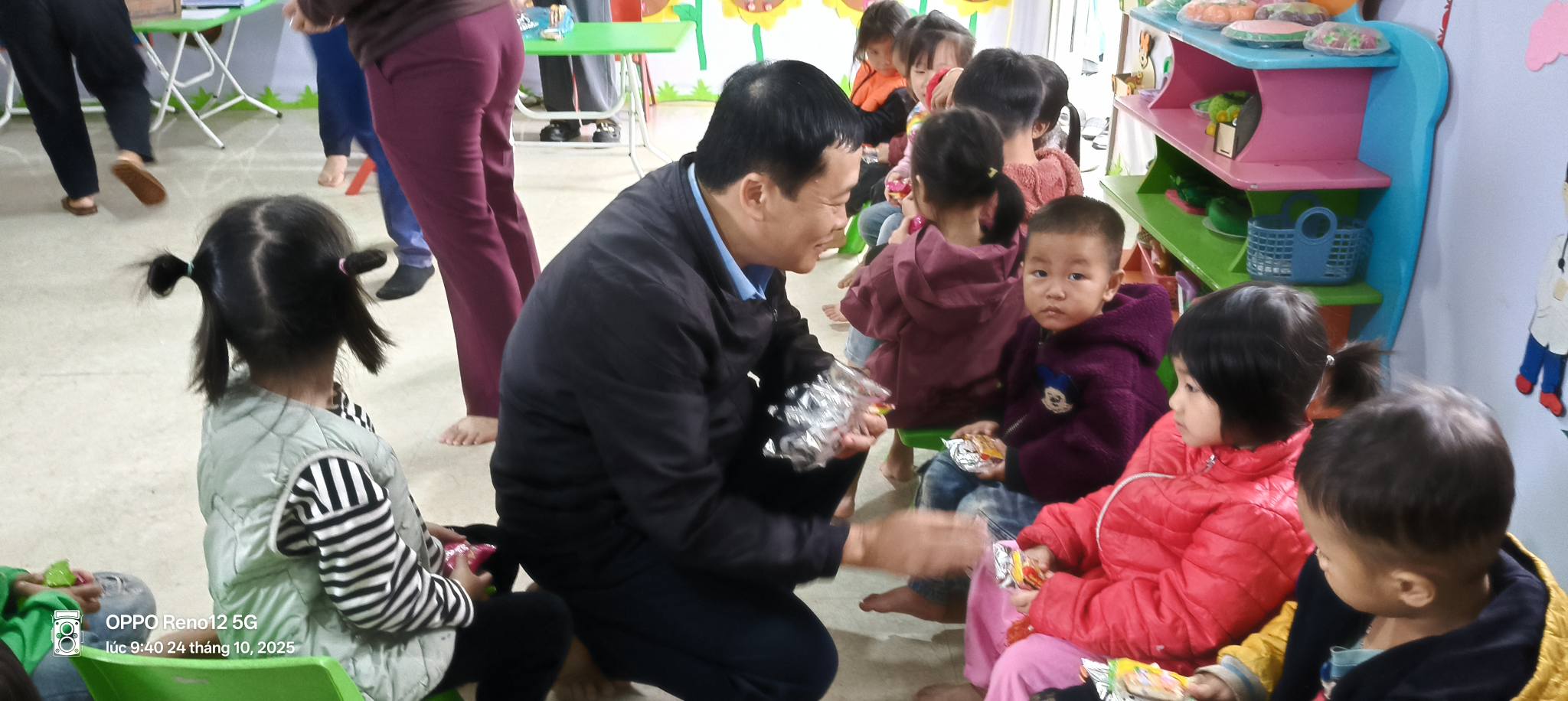 Sơn Lương kiểm tra, khắc phục sau bão số 10: Chung tay vì an toàn học đường và đời sống người dân 4 569759482 1337546984829104 7622701140831199274 n