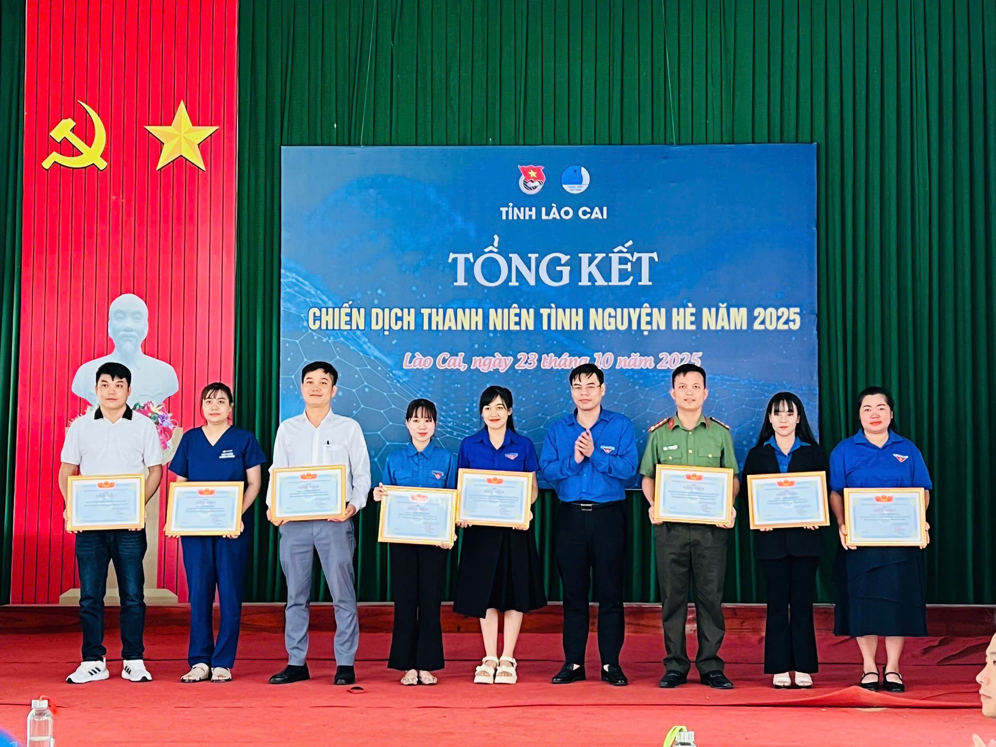 Lào Cai tổng kết Chiến dịch Thanh niên tình nguyện Hè 2025: Dấu ấn tuổi trẻ trong xây dựng quê hương 1 570028227 1139629411694606 3769424964541567465 n