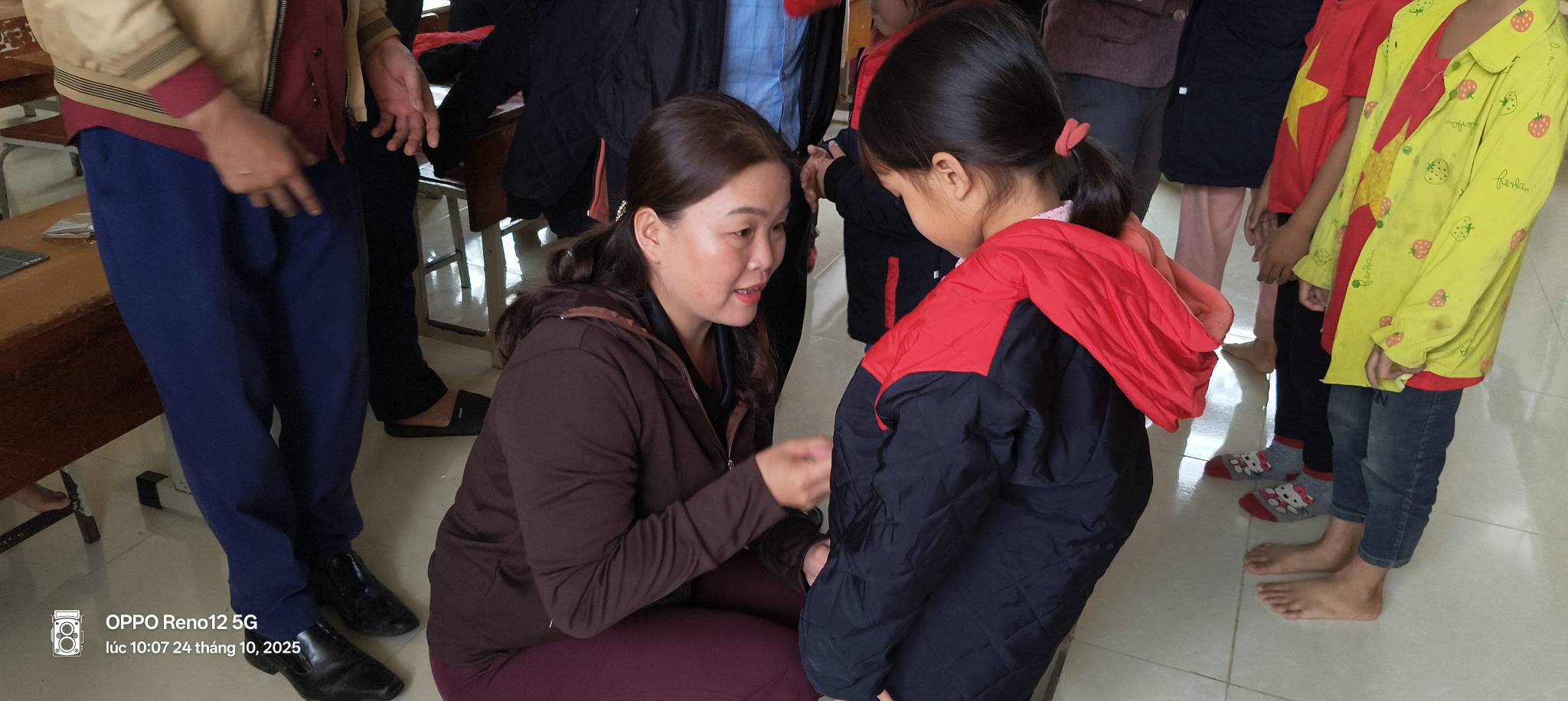 Sơn Lương kiểm tra, khắc phục sau bão số 10: Chung tay vì an toàn học đường và đời sống người dân 7 570082884 1337547624829040 3242622423119940504 n
