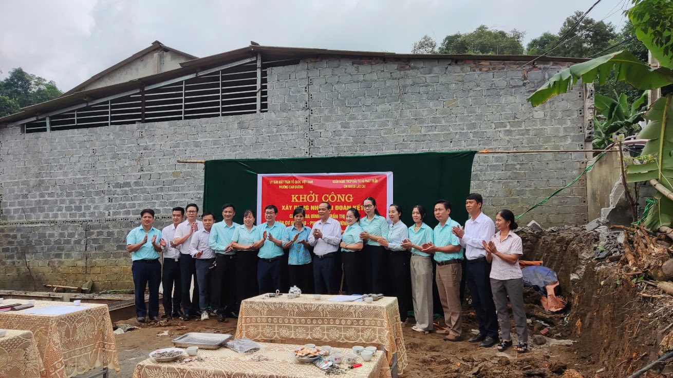 Lào Cai: Khởi công xây dựng ngôi nhà Đại đoàn kết, thắp lên niềm tin cho gia đình khó khăn ở Cam Đường 4 570922652 843973868139103 8094816356820559567 n
