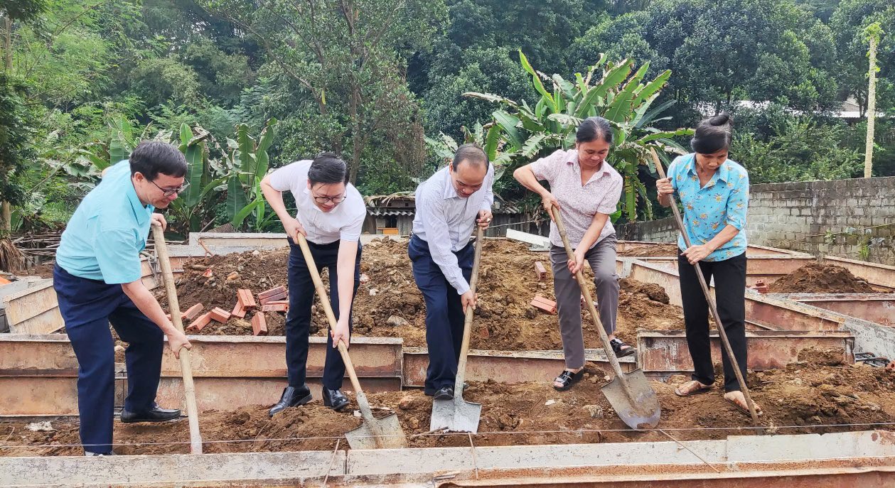 Lào Cai: Khởi công xây dựng ngôi nhà Đại đoàn kết, thắp lên niềm tin cho gia đình khó khăn ở Cam Đường 6 571021353 843973901472433 6318628097368162616 n