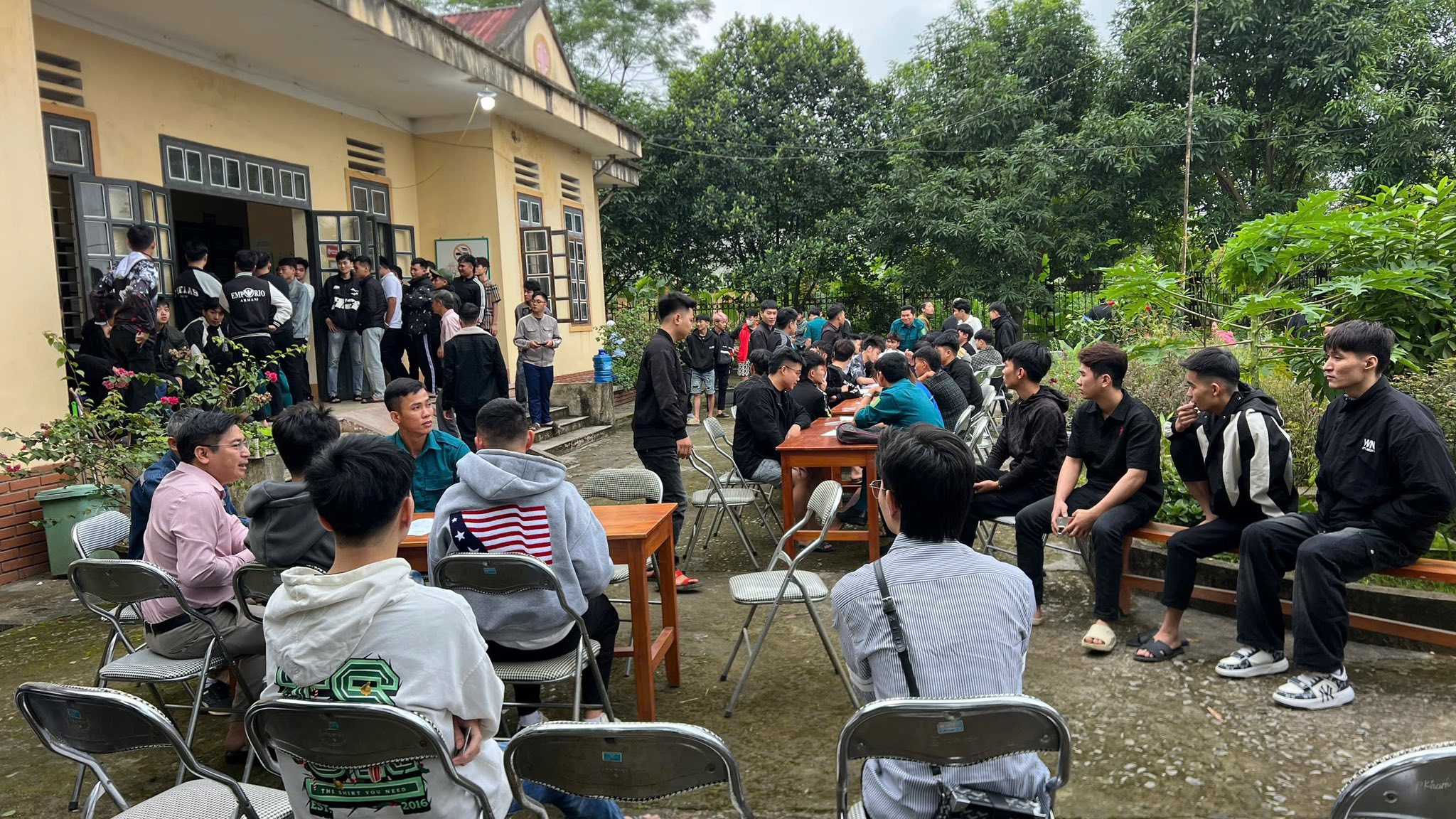 Tằng Loỏng khám sơ tuyển nghĩa vụ quân sự và công an nghĩa vụ năm 2026: Thanh niên hăng hái lên đường vì Tổ quốc 1 571040448 1166607522239838 2006483867750331403 n