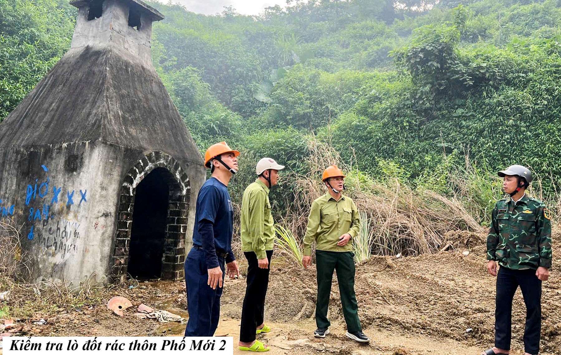 Đảng ủy xã Trịnh Tường tăng cường thăm cơ sở, lắng nghe dân, xây dựng niềm tin từ những điều gần gũi 4 571113880 752796154485861 8048867199131547915 n