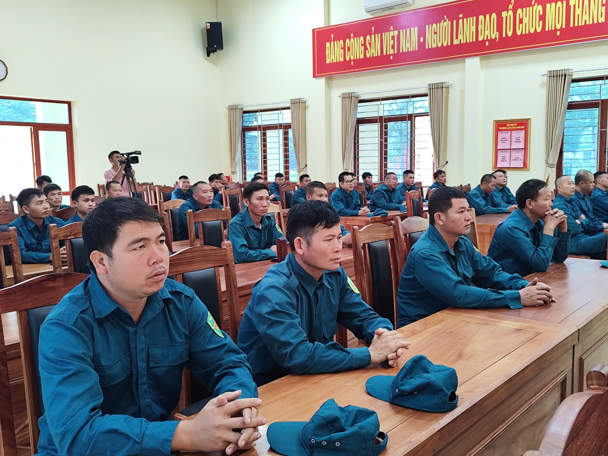 Gần 300 cán bộ dân quân cơ sở tham gia tập huấn, nâng cao sức mạnh bảo vệ quê hương 4 571178387 769926019409411 6005822810070773417 n