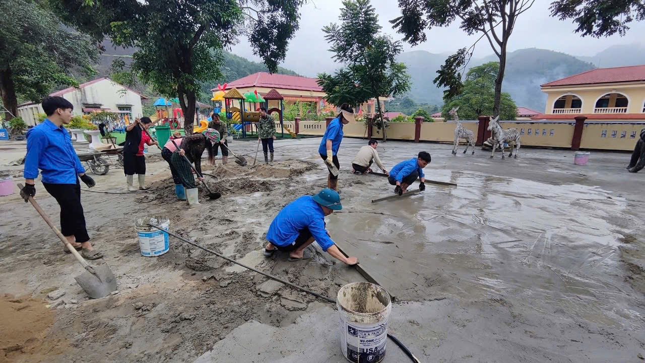 Tuổi trẻ Lào Cai đồng loạt ra quân “Ngày Chủ nhật xanh” lần thứ VII: Lan tỏa nếp sống văn minh, xây dựng quê hương sáng – xanh – sạch – đẹp 3 571206310 1133513302306205 259958523703280066 n