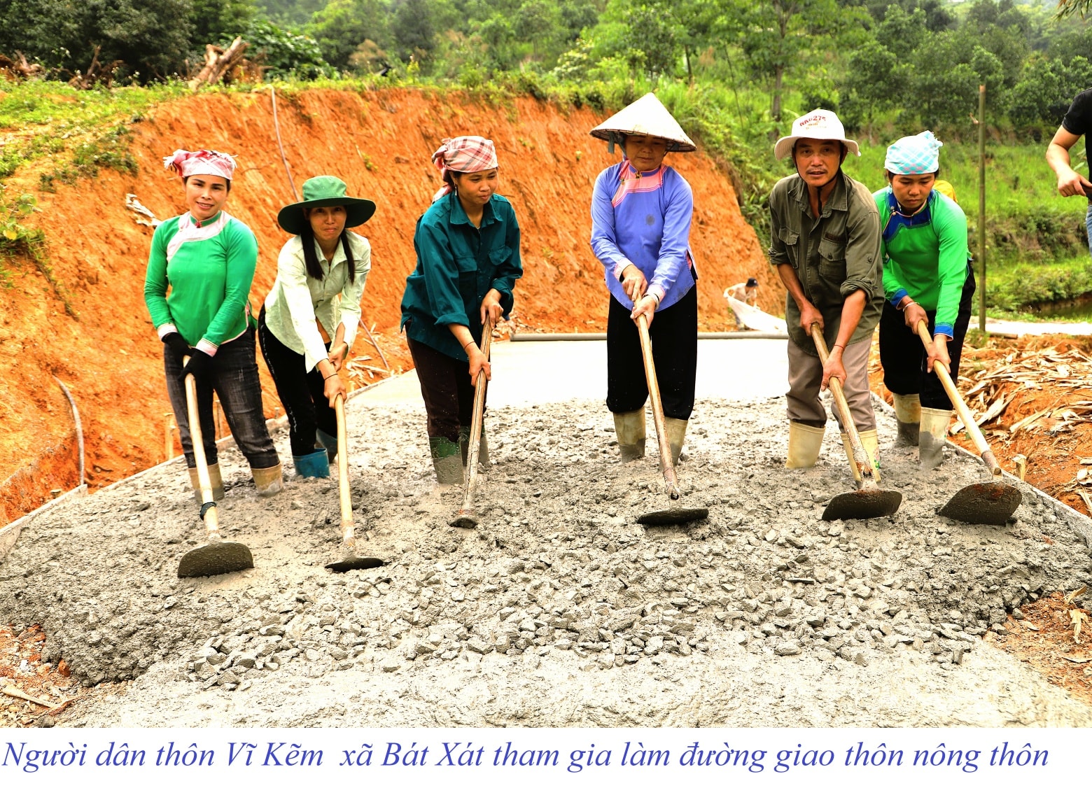 Thi đua yêu nước ở Bát Xát – Sức mạnh cộng đồng, khát vọng vươn lên 8 571267934 754758257622984 5226644528355766380 n