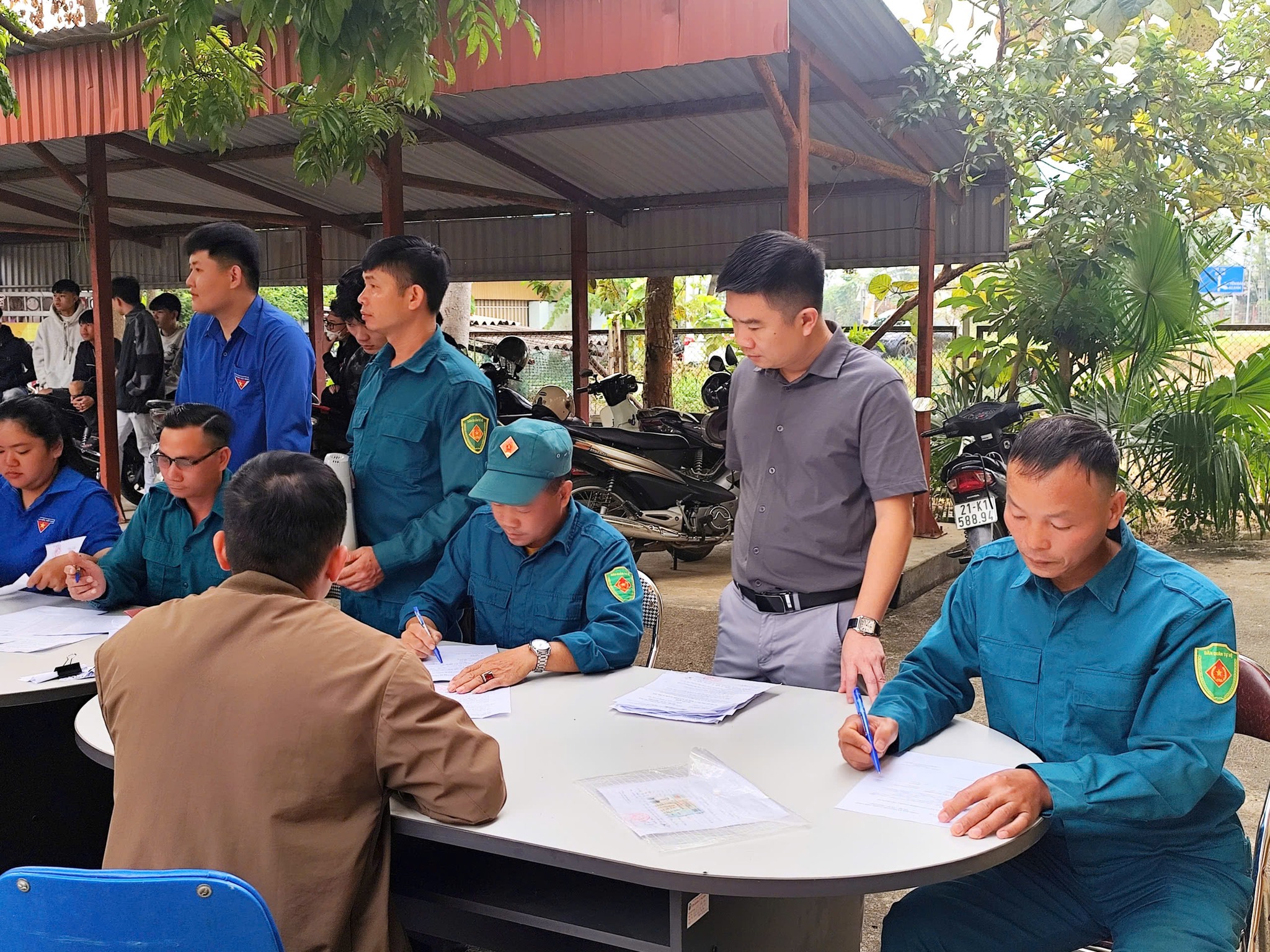 Thanh niên phường Nghĩa Lộ hăng hái tham gia khám tuyển nghĩa vụ quân sự năm 2026 7 571280255 771690652566281 5286253093877246612 n