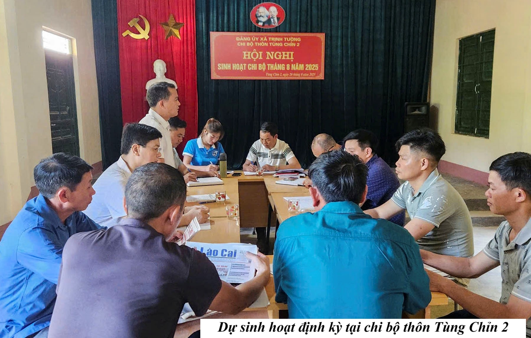 Đảng ủy xã Trịnh Tường tăng cường thăm cơ sở, lắng nghe dân, xây dựng niềm tin từ những điều gần gũi 1 571437918 752796061152537 2806782589159107784 n