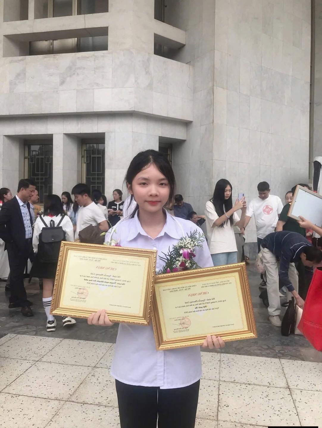 Nguyễn Phương Linh – "Ngọn lửa giữa những trang sách" từ Trường THPT số 1 Bát Xát 3 573628950 1250370336895643 856385288783088428 n