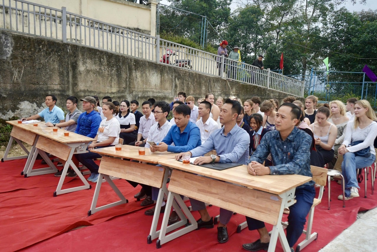 Khánh thành sân chơi cho học sinh cụm trường Thanh Kim, xã Bản Hồ: kết nối tấm lòng nhân ái từ Đan Mạch đến vùng cao Sa Pa 3 574276925 1358628076273254 162124027133043919 n