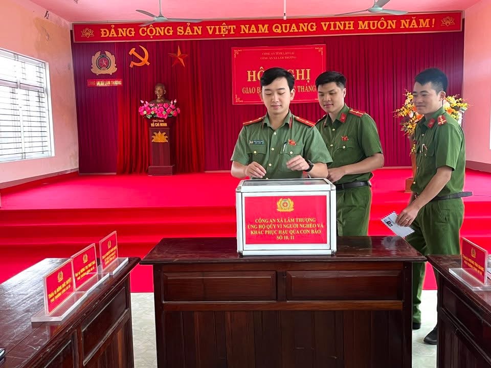 Công an xã Lâm Thượng quyên góp ủng hộ Quỹ Vì người nghèo và đồng bào vùng bão lũ 4 9DD53CE7 9481 40D9 B0C4 51AA2E3E62F1