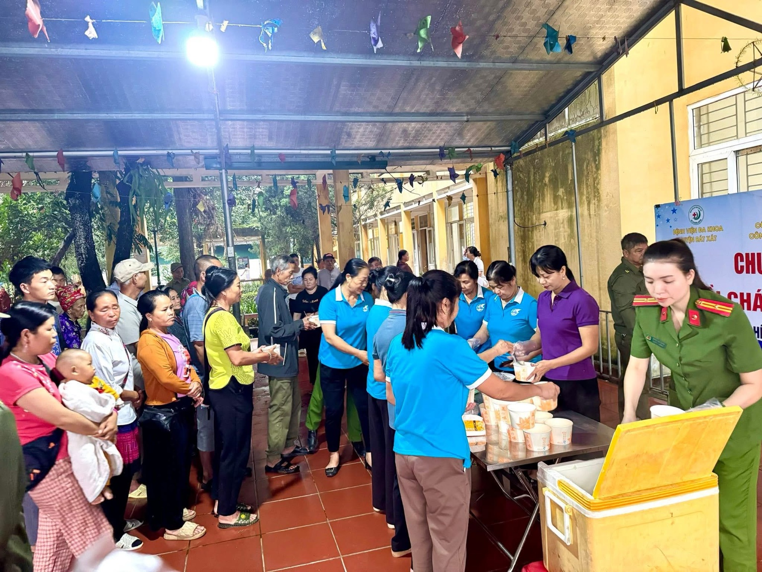 Nồi cháo yêu thương – Gửi ấm áp đến bệnh nhân nơi vùng cao 2 9F38B8AF 17F1 40E2 B222 421C4455AFDE