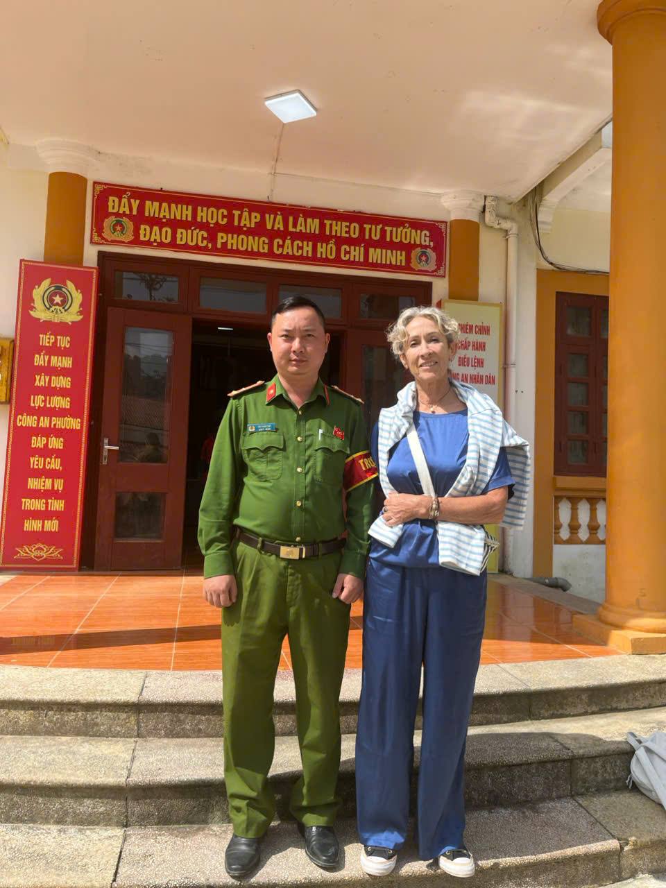 Luc luong Cong an phuong Sa Pa tan tinh ho tro du khach tim lai tai san lan toa hinh anh dep ve Sa Pa an toan men khach