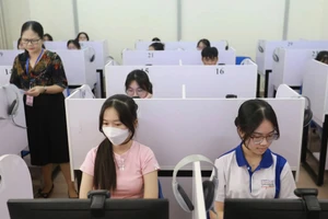 b13412c8aece44a1bca8b9e7fbda07ac thi tot nghiep thpt tren may tinh 1.jpg