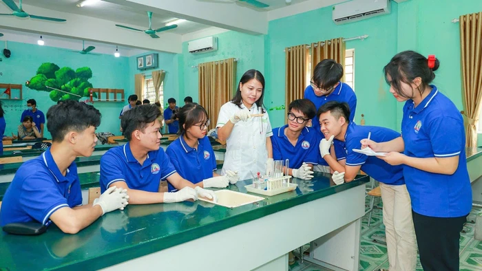 Hiệu trưởng có thể tuyển dụng giáo viên: Cần thực tâm, thực tài 3 be80f644b8844a5db716e8cb4d18d030 hieu truong co the tuyen dung giao vien.jpg