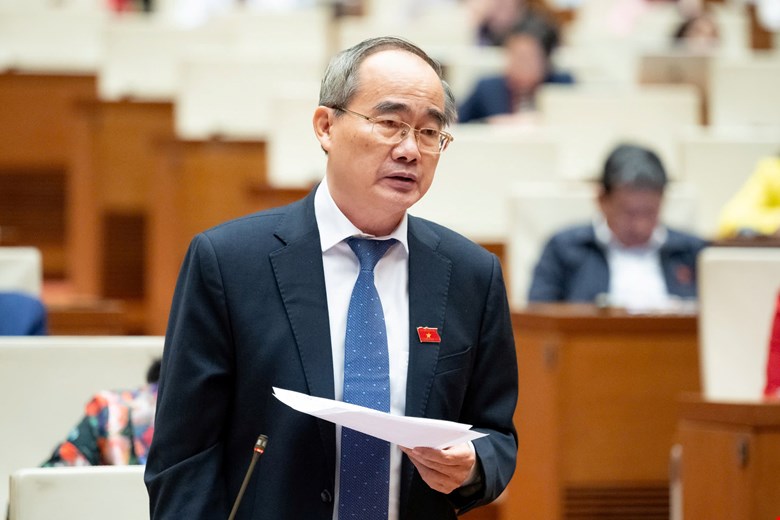 Mức hỗ trợ 9–13 triệu khi sinh con bị đánh giá không đủ sức hút 1 Đại biểu Quốc hội Nguyễn Thiện Nhân cho rằng, mức hỗ trợ 9-13 triệu chỉ bằng 1- 1,5% chi phí nuôi một trẻ, chưa đủ để duy trì vững chắc mức sinh thay thế. Ảnh: Quochoi.media