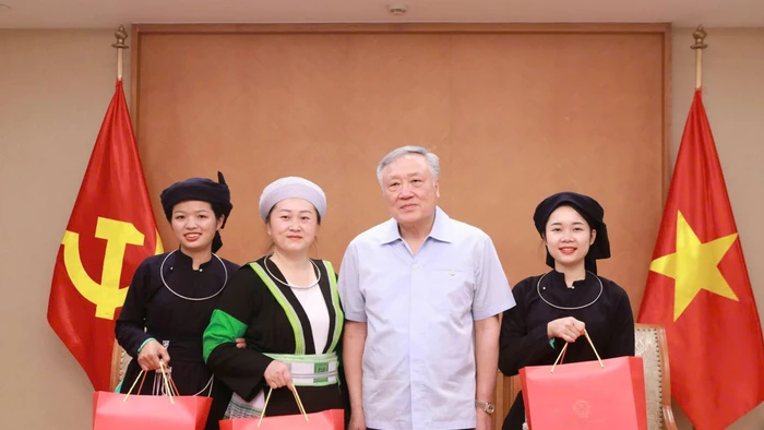 22cbe7b5151a4ddc8564bb58293c5dd2 qua 1.jpg