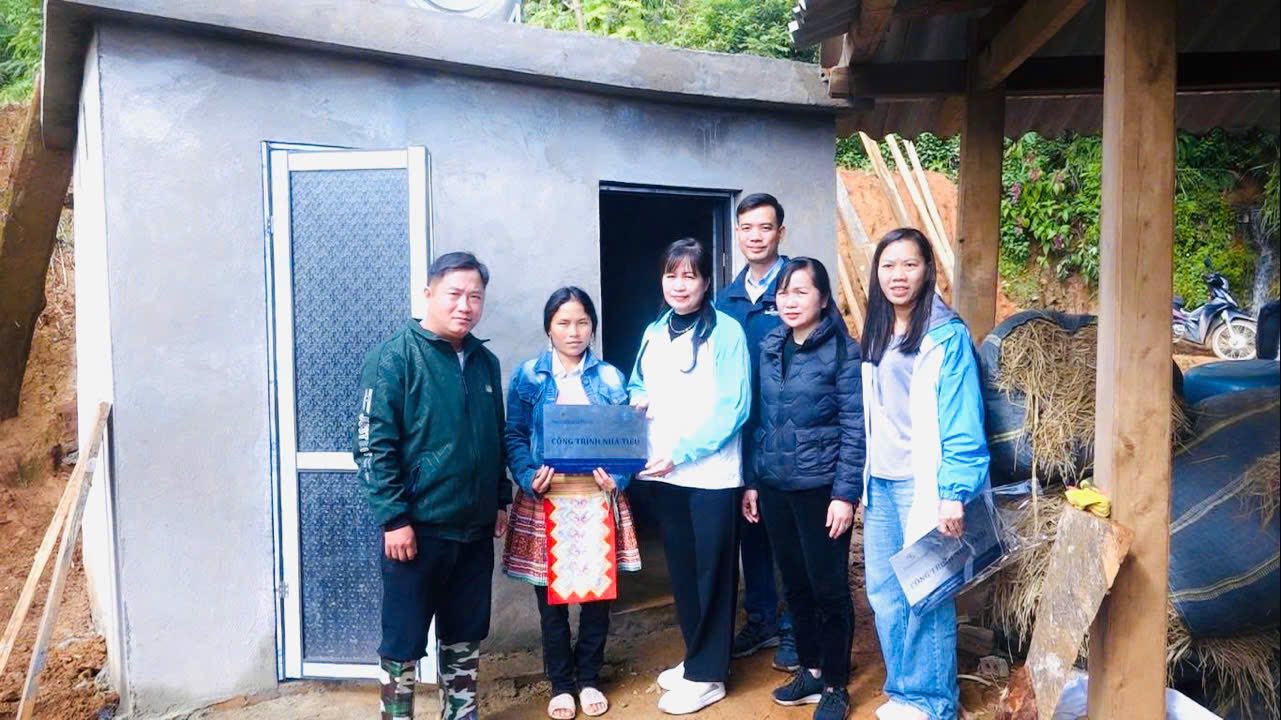 Lan tỏa hạnh phúc từ những công trình vệ sinh vùng cao 1 574346855 1155370413242090 8498400973168333096 n