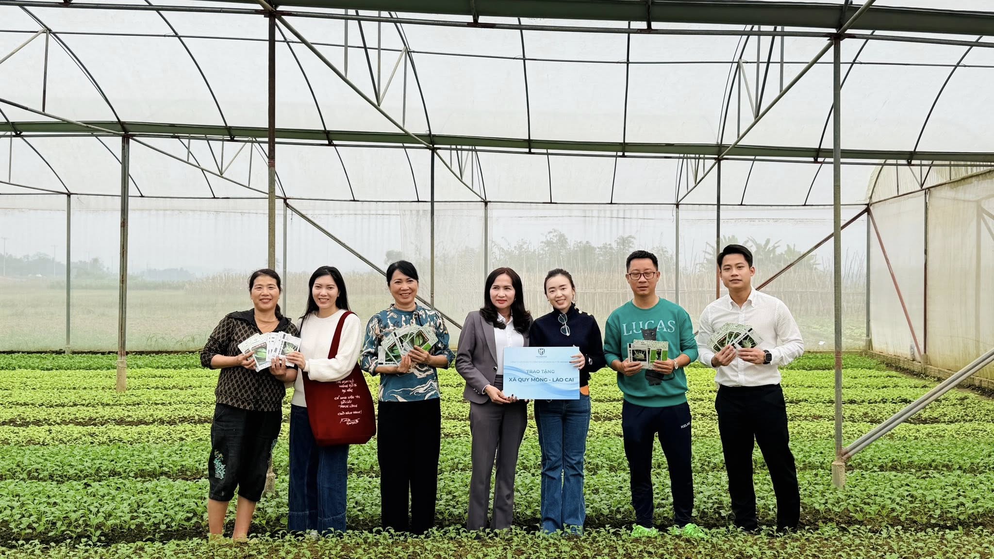 Tuổi trẻ Lào Cai trao tặng 100 triệu đồng hạt giống giúp nông dân Quy Mông khôi phục sản xuất sau bão lũ 2 575194058 1143052388018963 6535869408771227373 n