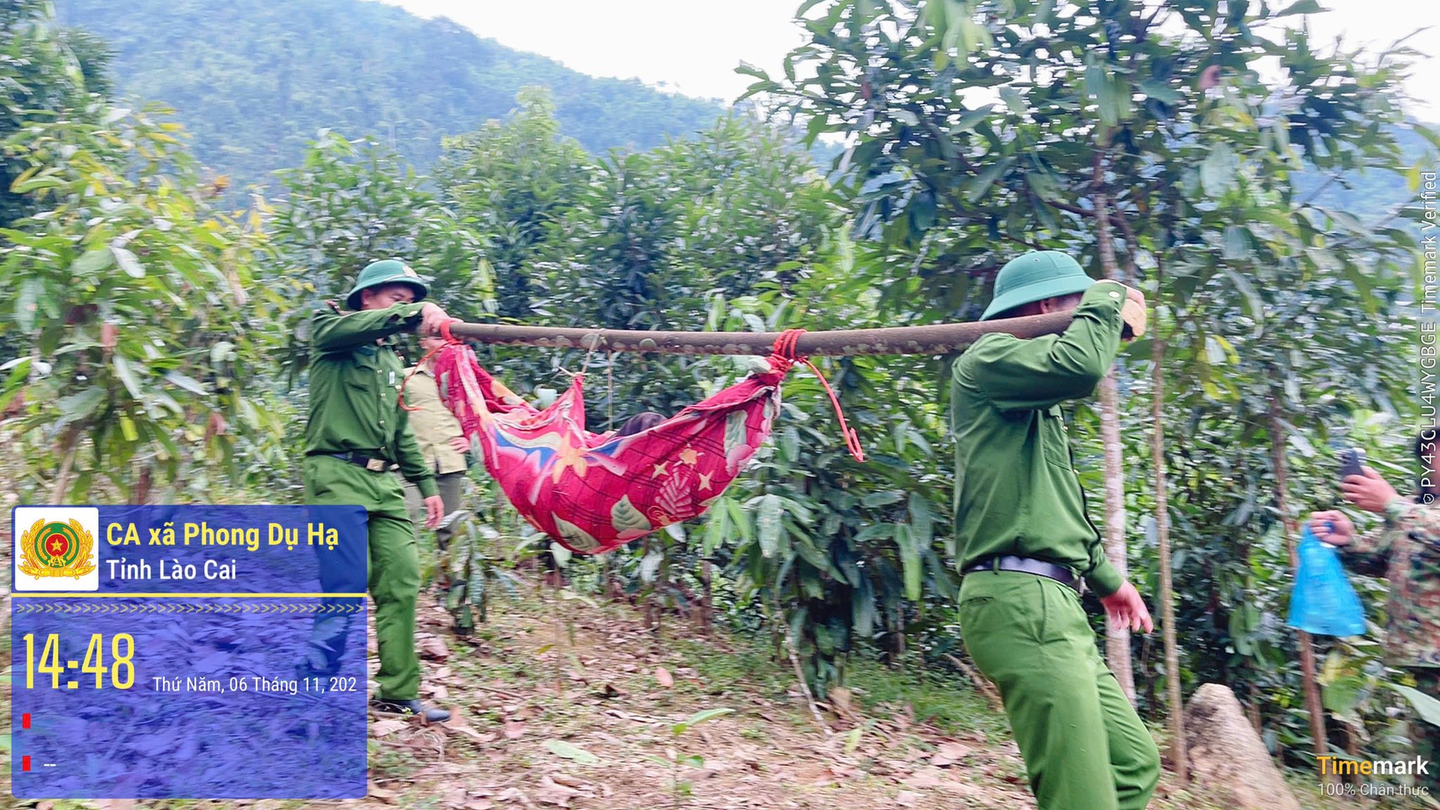 Phép màu giữa núi rừng Phong Dụ Hạ: Tìm thấy cụ bà 86 tuổi sau 3 ngày đi lạc 4 576760427 1157069393214878 3006131402588957516 n