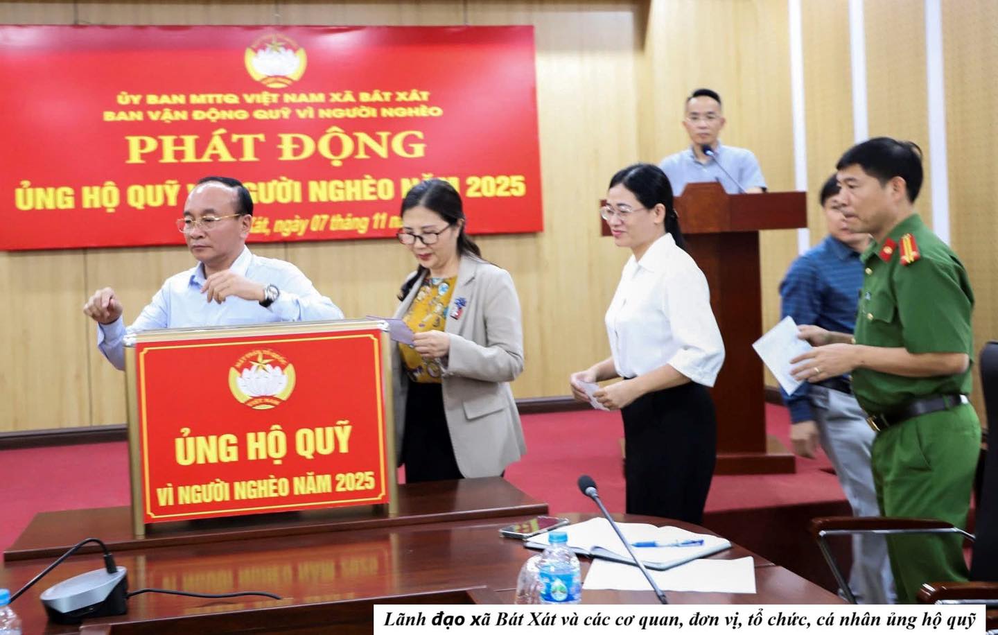 Bát Xát lan tỏa tinh thần sẻ chia, phát động ủng hộ Quỹ “Vì người nghèo” năm 2025 4 577014692 1257492952850048 4421764097462634749 n