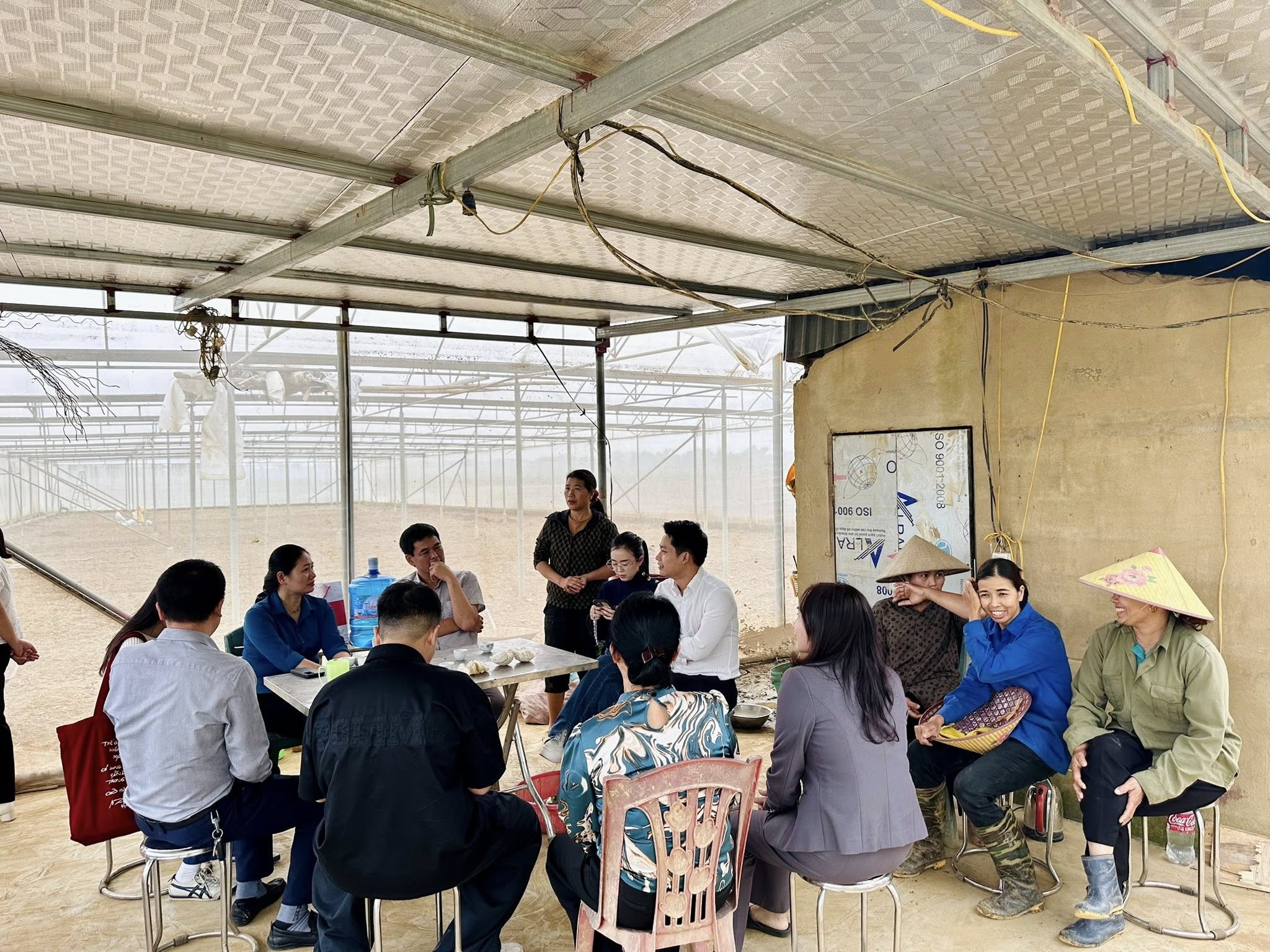 Tuổi trẻ Lào Cai trao tặng 100 triệu đồng hạt giống giúp nông dân Quy Mông khôi phục sản xuất sau bão lũ 3 577764397 1143052431352292 114878626417814413 n