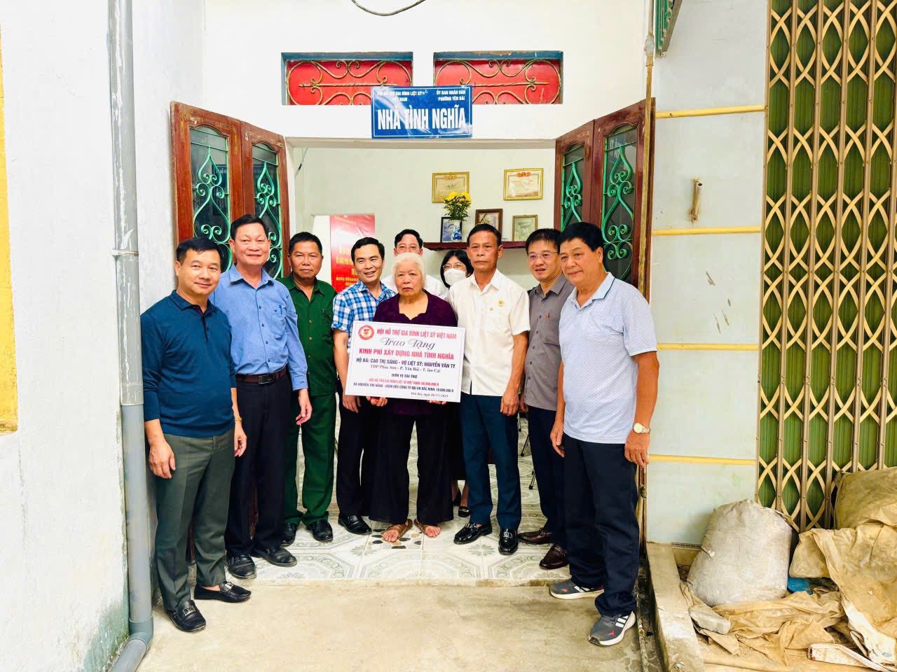 Lan tỏa nghĩa tình tri ân: Bàn giao nhà tình nghĩa cho vợ liệt sĩ tại phường Yên Bái 1 578244019 122143839146923324 6300323920387024922 n