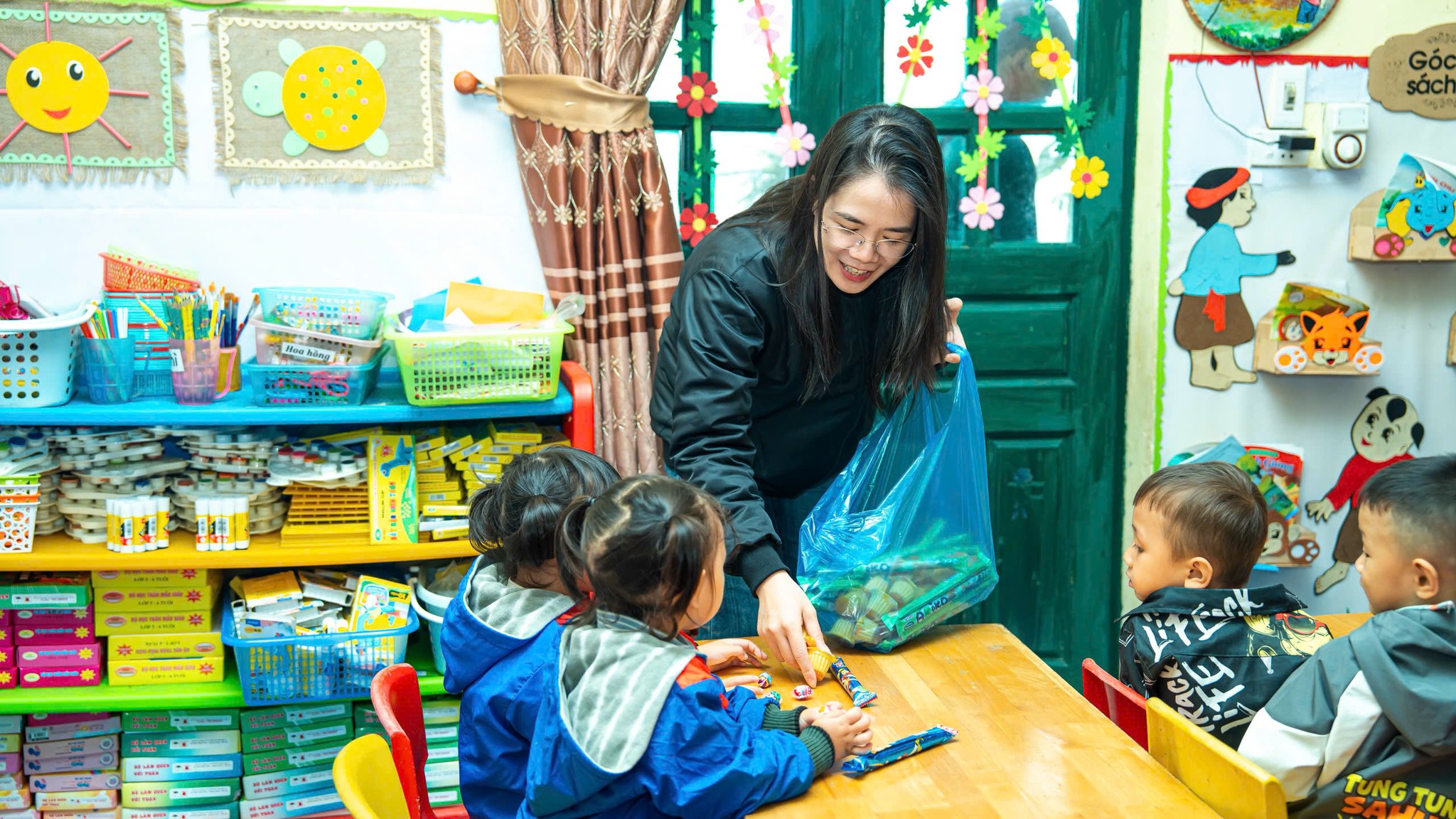 Hơi ấm mùa đông đến với trẻ em vùng cao Mường Bo 1 580583182 1370767188392676 4068853931116368735 n