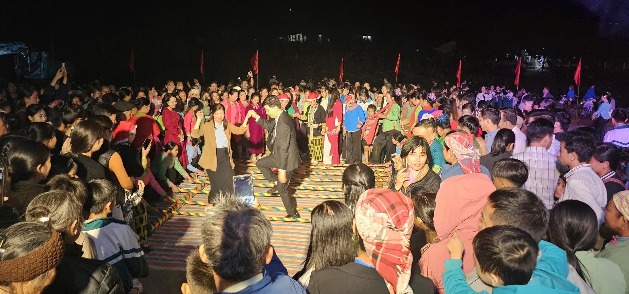 Xã Cốc San khánh thành Nhà văn hoá thôn Tòng Chú, rộn ràng Ngày hội Đại đoàn kết toàn dân tộc 2025 9 581028192 861268593076297 1359181131069353334 n