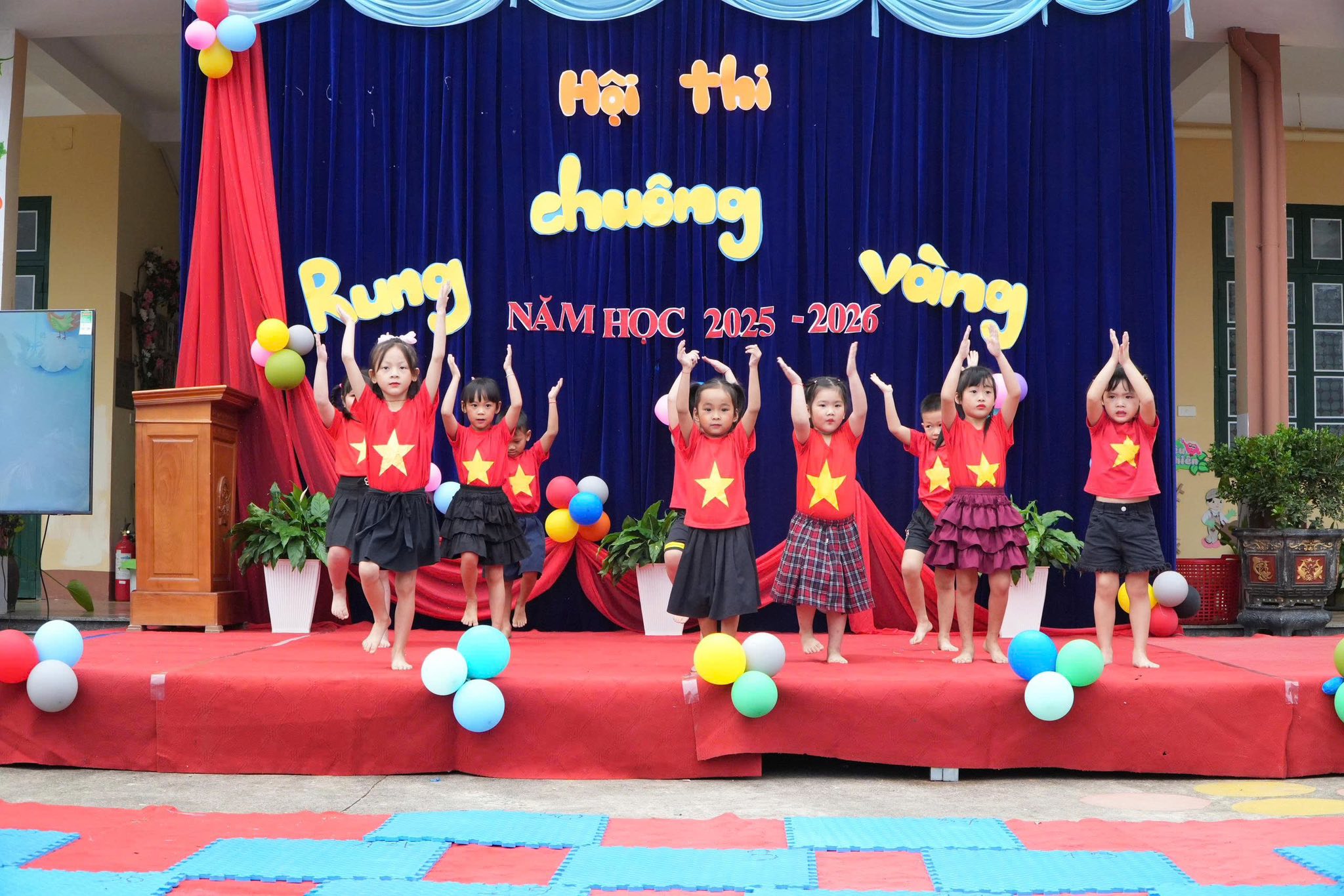 Rộn ràng “Rung chuông vàng” ở Trường MN Xuân Thượng: Ngày hội tri thức nuôi dưỡng ước mơ tuổi thơ 3 581038939 1408677641264591 1989196305277750573 n