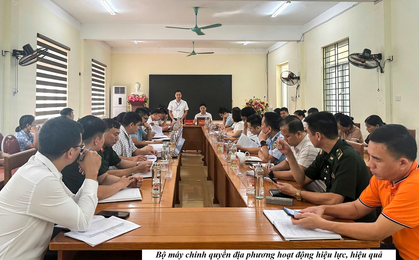 Hiệu quả bước đầu từ chủ trương đưa cán bộ tỉnh về cơ sở tại Lào Cai 4 581044543 764808946617915 5898548075604197595 n