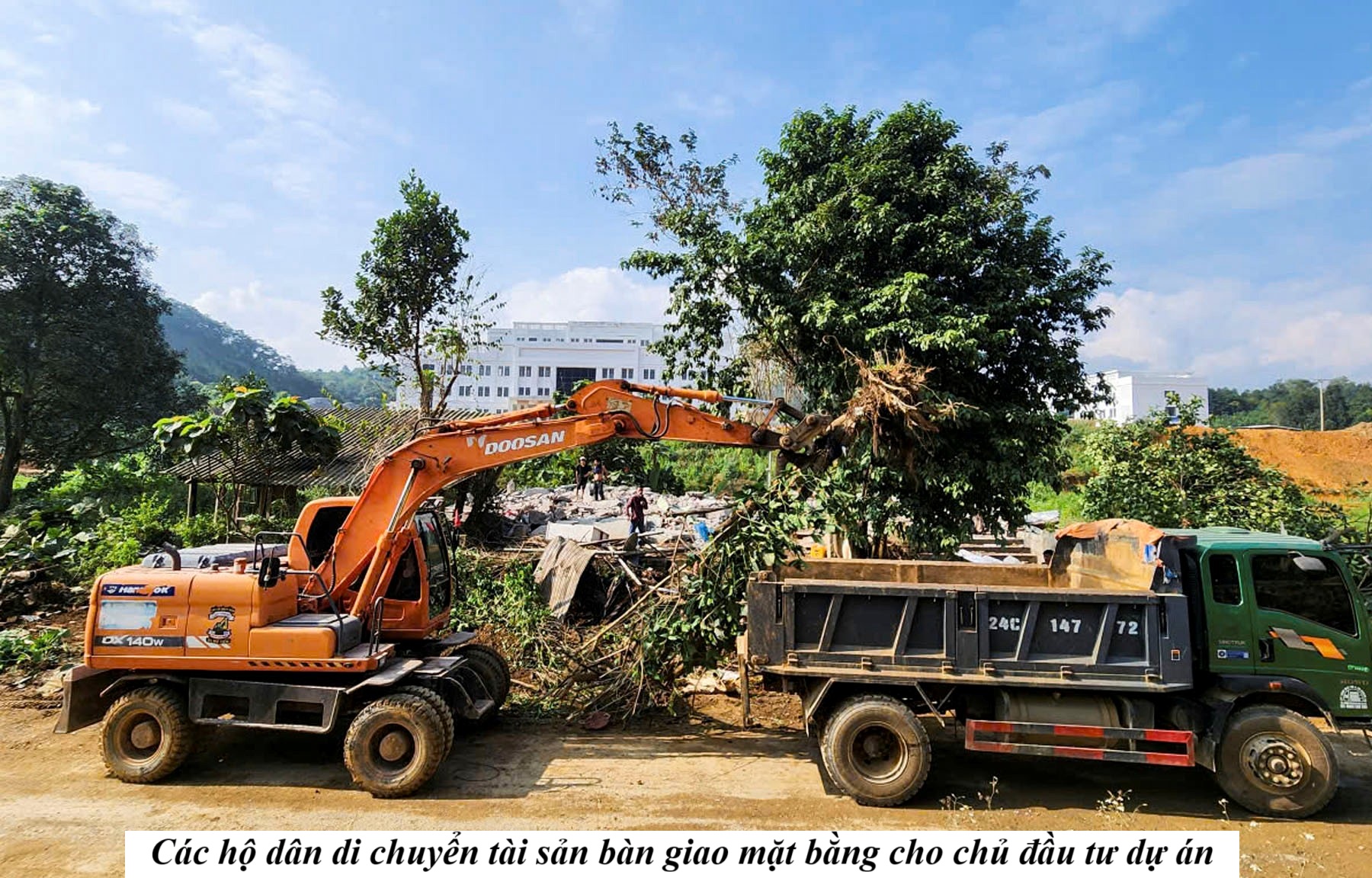 Bát Xát đồng thuận bàn giao đất, mở bước đột phá cho dự án Bệnh viện Đa khoa khu vực 2 583152690 770543116044498 2335325456226077708 n