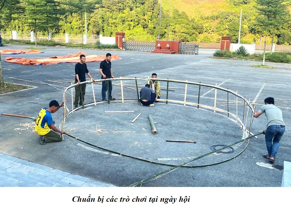 Bát Xát rộn ràng trước Ngày hội Đại đoàn kết: Lan tỏa tinh thần gắn kết, vun đắp đời sống cộng đồng 5 583330779 769165586182251 8200655506433092764 n