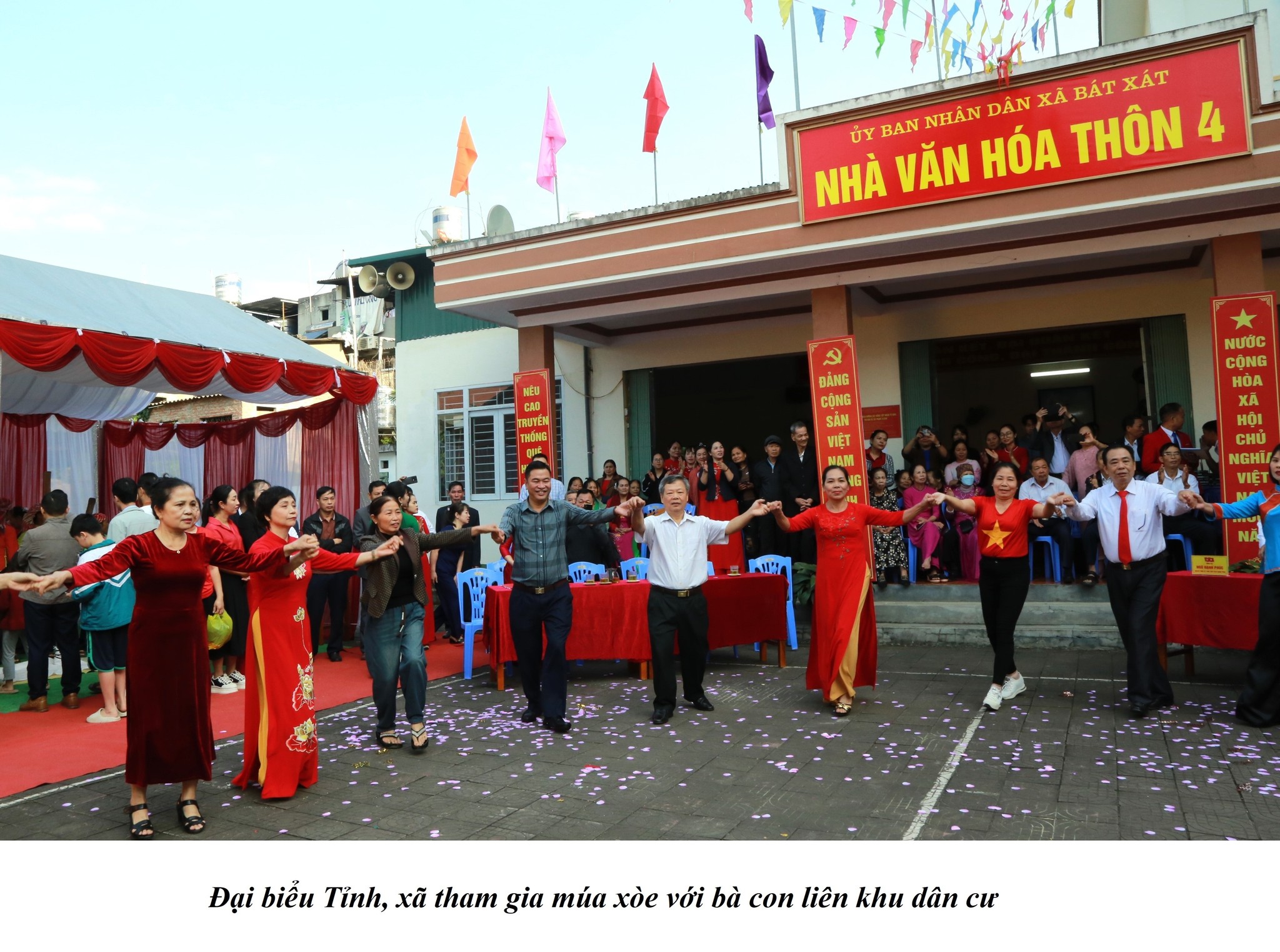 Không khí đoàn kết rộn ràng trong Ngày hội Đại đoàn kết của liên khu thôn 4, 5 xã Bát Xát 5 584464853 769886992776777 4459633698589256491 n