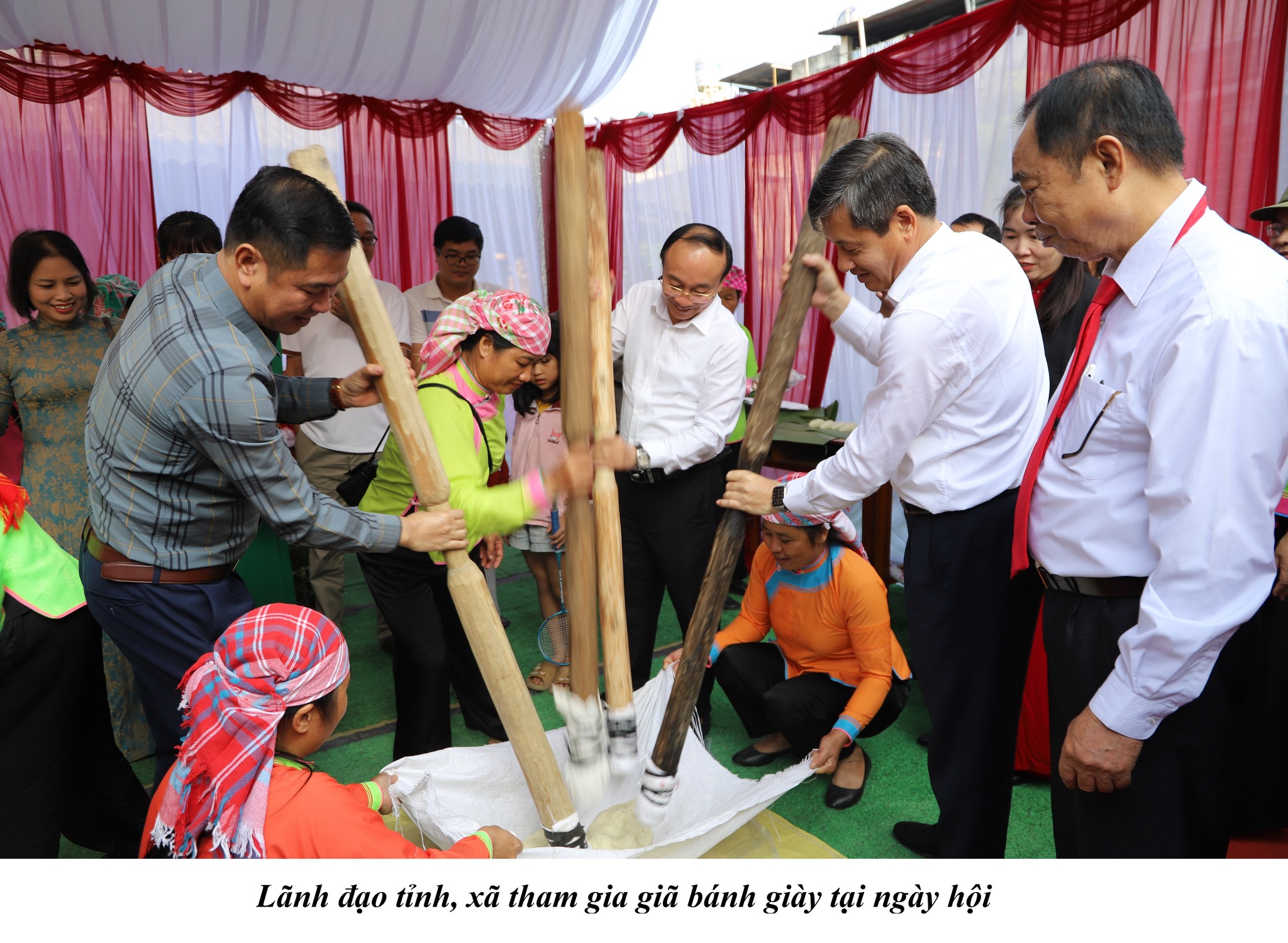 Không khí đoàn kết rộn ràng trong Ngày hội Đại đoàn kết của liên khu thôn 4, 5 xã Bát Xát 6 584728911 769887079443435 1949484007826589375 n