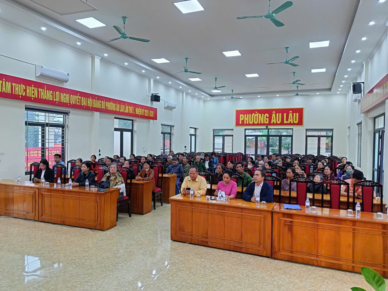 Một tấm lòng, trăm niềm vui: Quà nghĩa tình gửi đến người dân Âu Lâu 4 584732605 122144148140920501 4478227037542675224 n