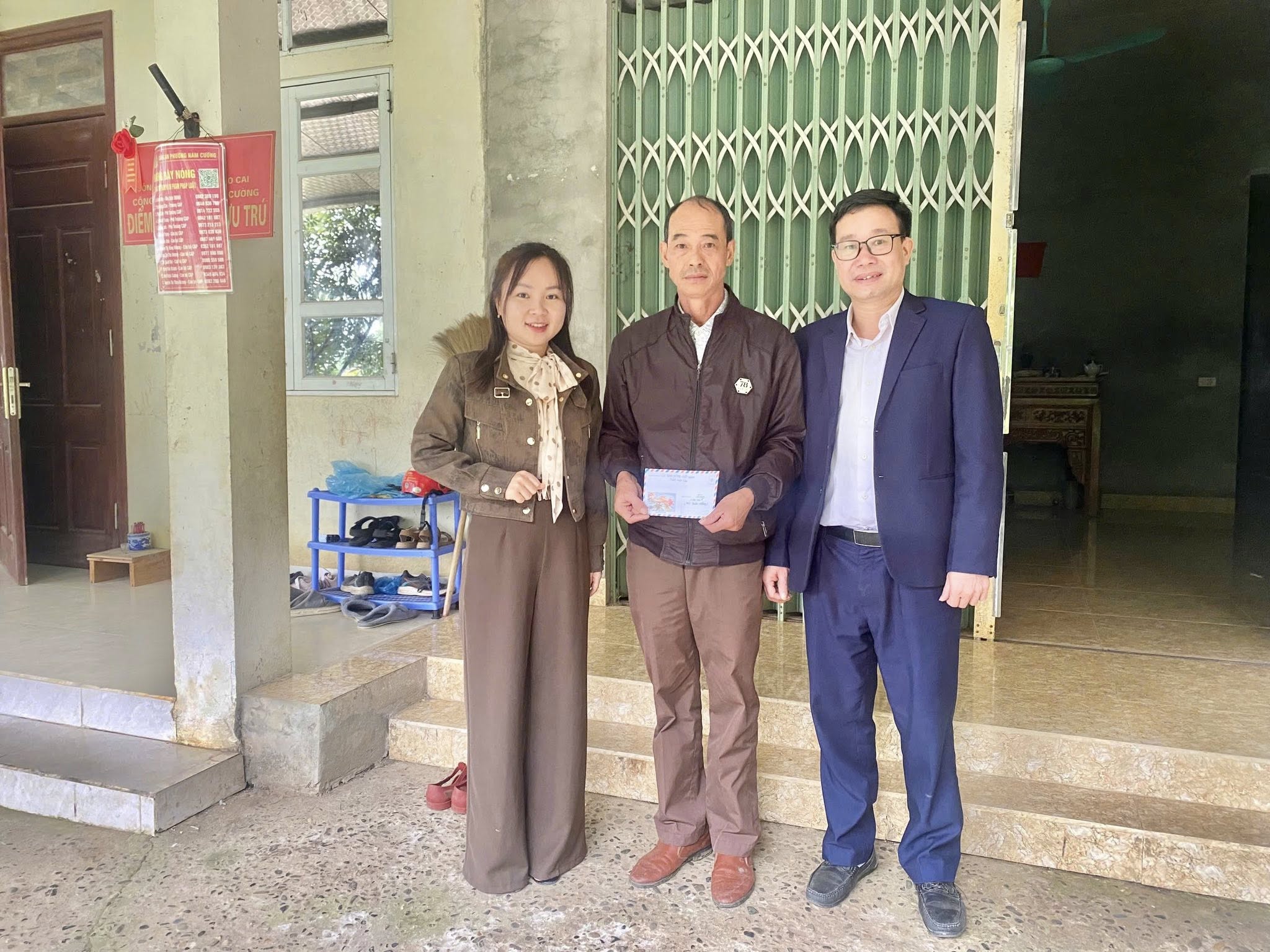 Cam Đường tri ân người uy tín tiêu biểu: Lan tỏa giá trị đoàn kết trong hành trình 95 năm của Mặt trận 3 585437440 122143669958933863 4934198425964685026 n