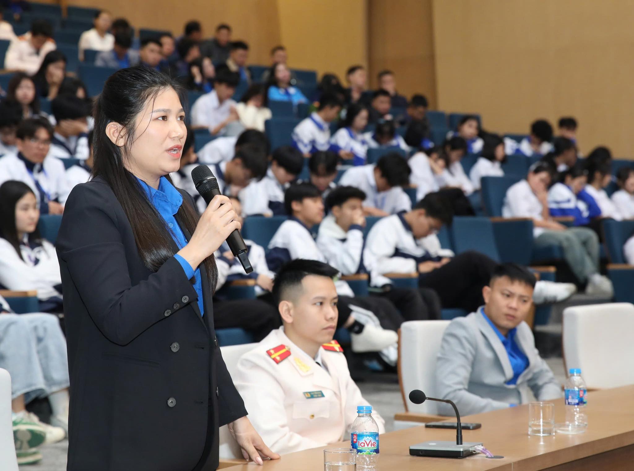 Chủ tịch UBND tỉnh đối thoại với thanh niên Lào Cai: Mở rộng “không gian phát triển” cho thế hệ trẻ trong giai đoạn mới 6 585980010 1154501870207348 1940667482376679800 n