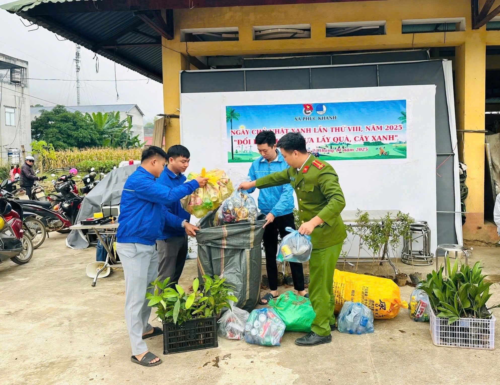 Tuổi trẻ Công an tỉnh Lào Cai ra quân “Ngày Chủ nhật xanh”: Lan tỏa lối sống xanh, dựng xây môi trường bền vững 7 587905007 1165146035809610 6596048392259080605 n