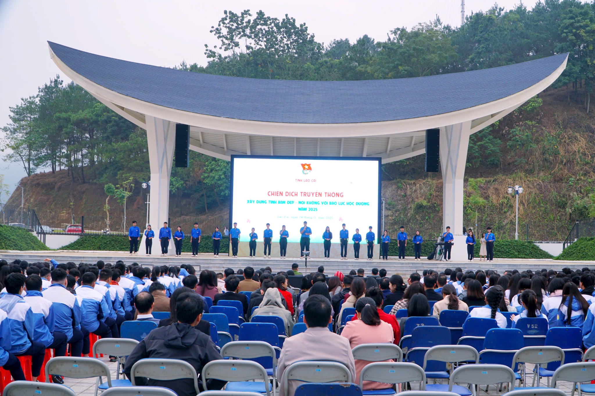 Tỉnh đoàn Lào Cai tổ chức Chiến dịch truyền thông “Xây dựng tình bạn đẹp – nói không với bạo lực học đường” cấp tỉnh năm 2025 5 587907193 1156812009976334 2835379797455486780 n