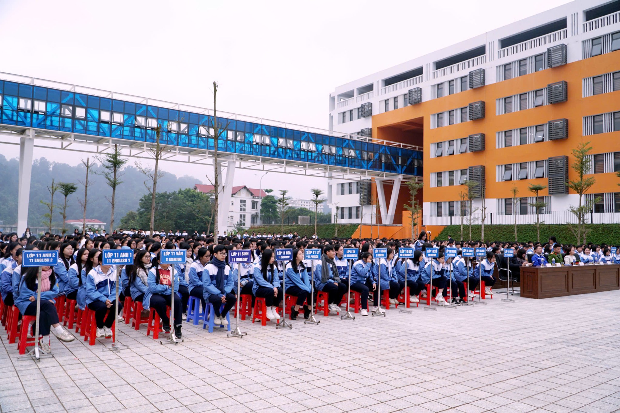 Tỉnh đoàn Lào Cai tổ chức Chiến dịch truyền thông “Xây dựng tình bạn đẹp – nói không với bạo lực học đường” cấp tỉnh năm 2025 6 588460999 1156812063309662 7793755369951622608 n