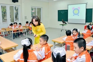 7a7f730bbed543818d979eda82cb51fc hoi dap.jpg