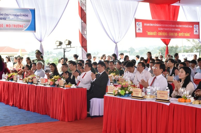 Phó Thủ tướng Hồ Đức Phớc dự Lễ khởi công dự án đầu tư xây dựng Trường Phổ thông nội trú liên cấp tiểu họ và trung học cơ sở Thuận An, tỉnh Lâm Đồng - Ảnh: VGP/Trần Mạnh hdphoc-17626526289791551895156.jpg