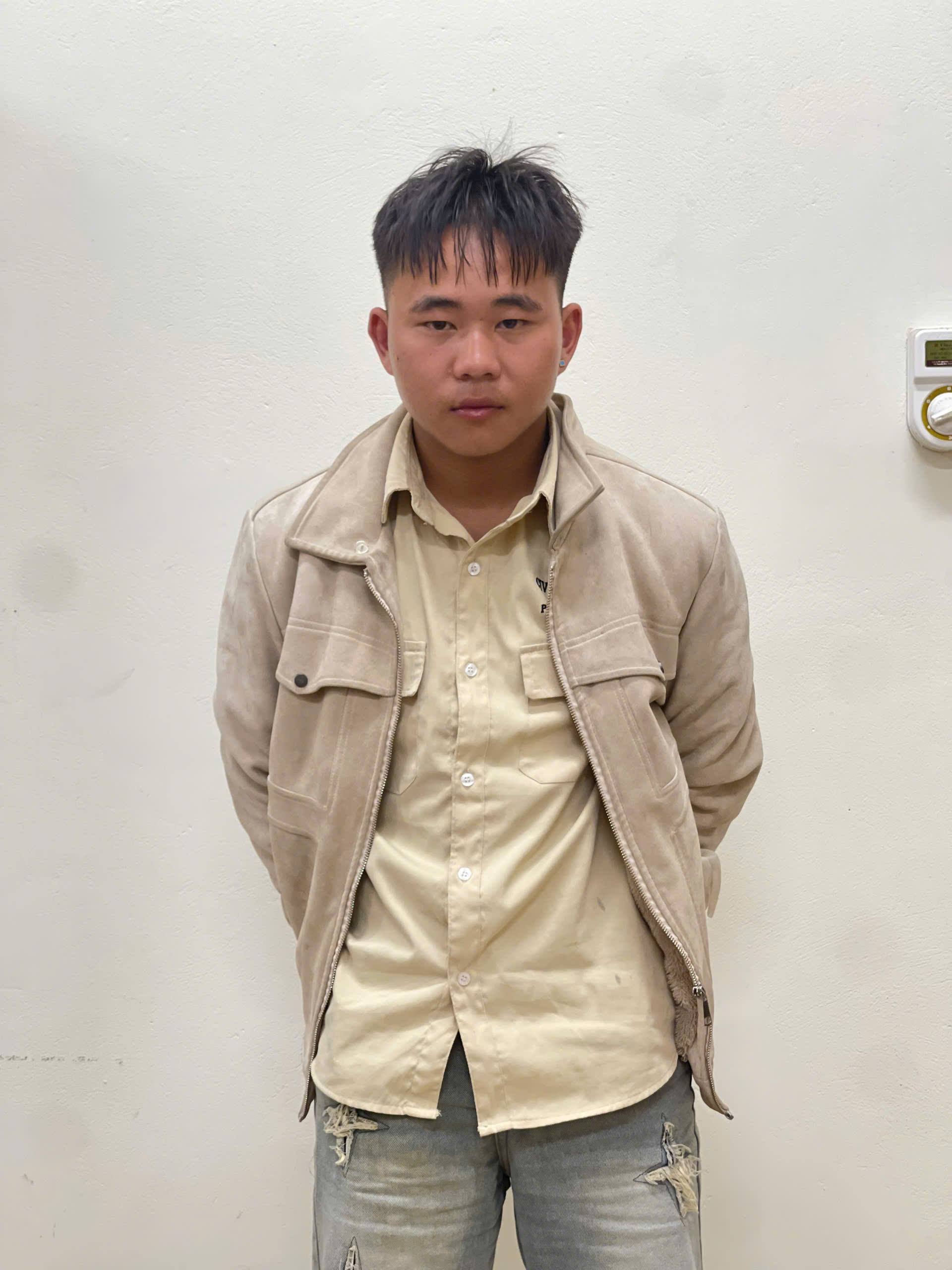 Lào Cai: Bắt quả tang hai đối tượng vận chuyển 1.400 viên ma túy tổng hợp 3 Anh 5. Chan dung doi tuong Lu Quang Chinh 2