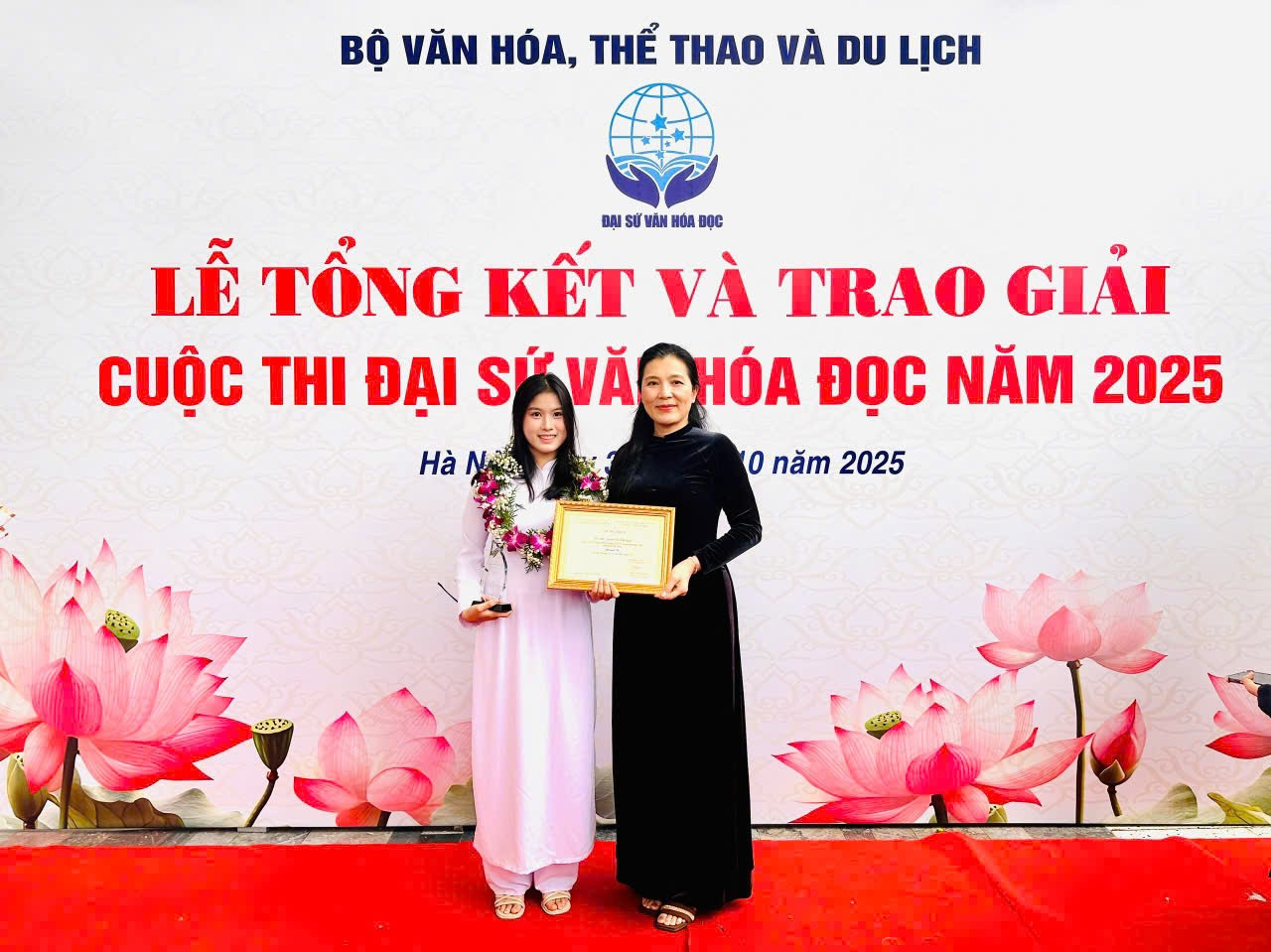 van-hoa-doc-truong-thpt-phan-chau-trinh-phuong-hai-chau.jpg