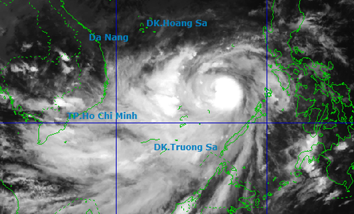 Ảnh vệ tinh bão Kalmaegi lúc 17h chiều 5-11 - Ảnh: NCHMF