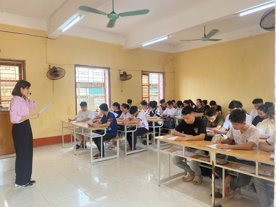 Bảo đảm điều kiện để đạt hiệu quả bền vững dạy học 2 buổi/ngày 1 Giờ học tại Trường THPT Lam Kinh (Thanh Hóa).